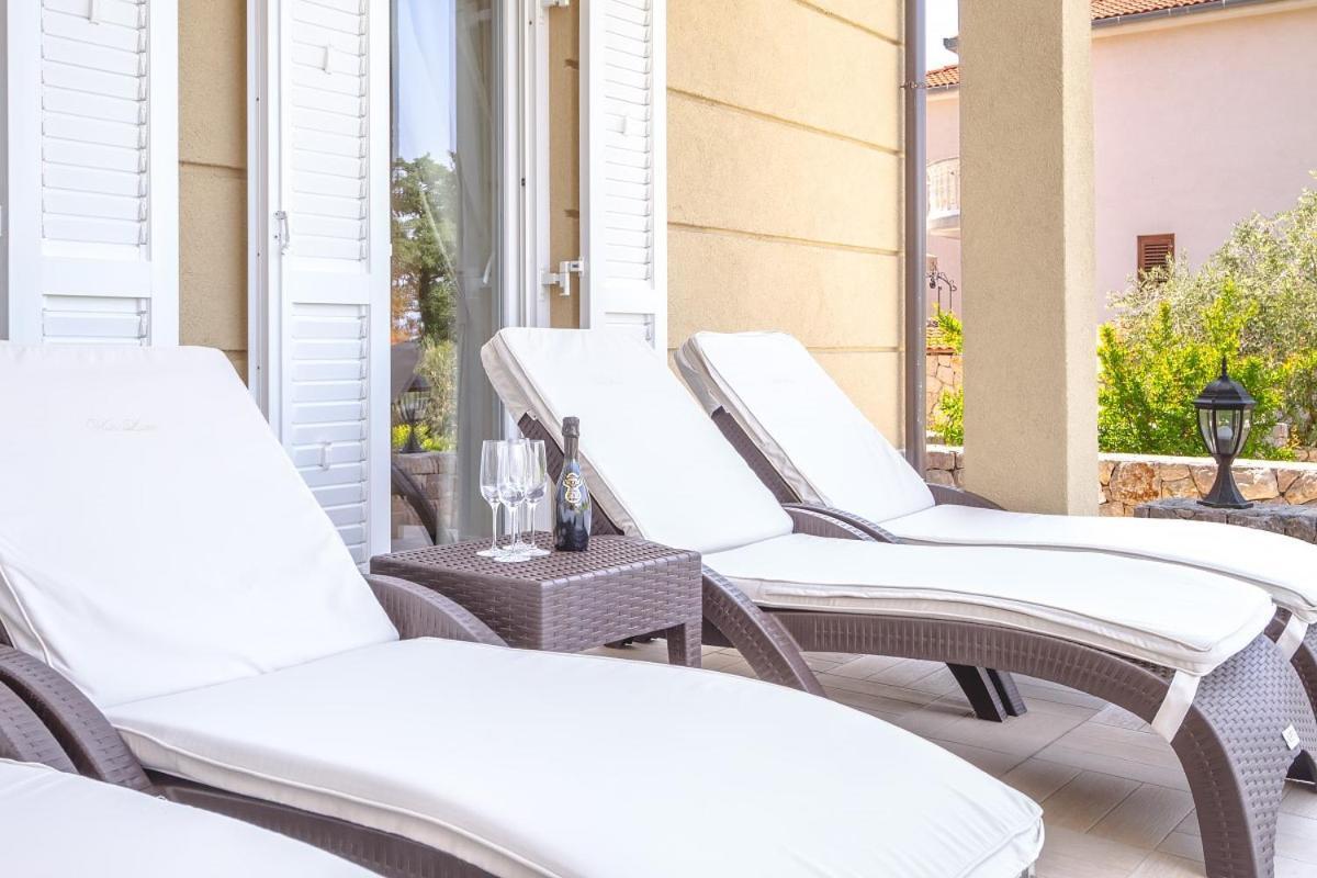 Luxury Apartments Villa Luce Malinska Buitenkant foto